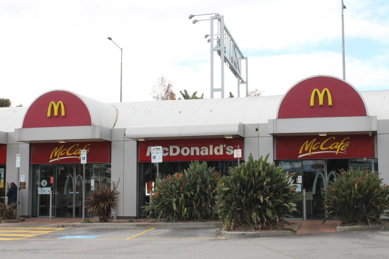 Ibis Budget - Melbourne Airport Tullamarine Exterior foto